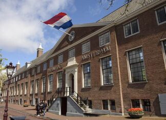 DJ Von Rosenthal draait bij heropening Hermitage