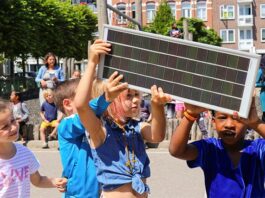 Leerlingen van De Dapper en Thula vieren komst van zonnepanelen