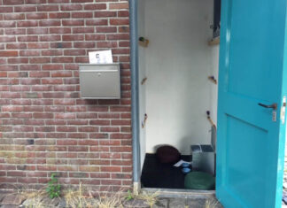 Intieme ogenblikken in de bezemkast van Perron Oost