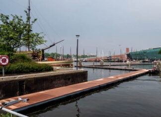 Waterspelen spetterend festijn met bijzondere watersporten