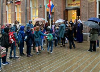 De ‘Barbara’, de oudste school van Amsterdam, bestaat 130 jaar