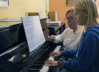 Muziek onder het spoor