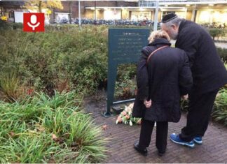 Herdenking Kristallnacht op het Oosterspoorplein