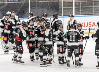 Tigers beginnen play-offs ijzersterk