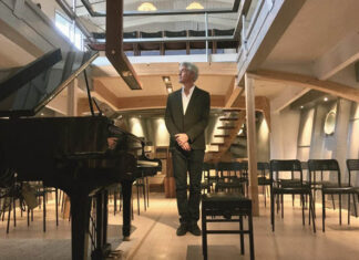 Piano zwijgt. Muziekschip aan de Wittenburgergracht verkocht