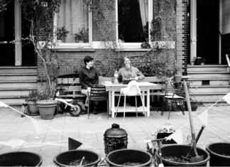 Oost viert Pasen in kleine kring