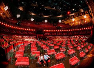 Carré start met voorstellingen voor honderd bezoekers