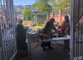 Buurtsteun in Oost