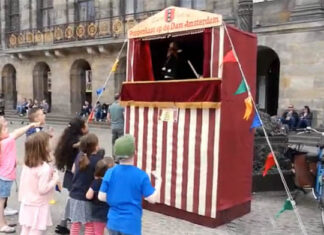 Poppenkast van de Dam even naar het theater