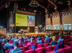 Gezondheidsprofessionals uit de hele wereld met masterdiploma van KIT op zak terug naar huis