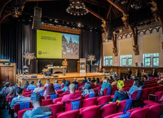 Gezondheidsprofessionals uit de hele wereld met masterdiploma van KIT op zak terug naar huis
