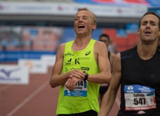 Master Rene Wiering rent knetterhard op de lange afstanden