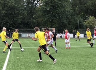 Ajax komt tegen veteranen Taba niet tot dubbele cijfers