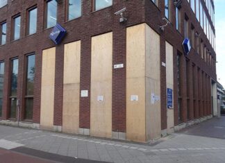 Politiebureau Linnaeusstraat verbouwt