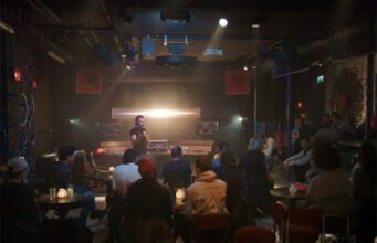 Van Knappe Koppen tot Koplopers: Akwasi presenteert cultuurformat DUS