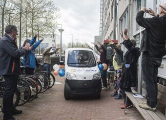 Eestermobiel brengt ouderen naar bijvoorbeeld het winkelcentrum