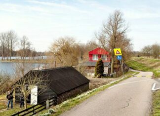 Gemeente herstelt ecologische oevers Diemerzeedijk