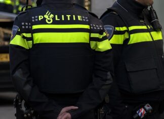 Zwaar gewonde bij grote vechtpartij in de Molukkenstraat