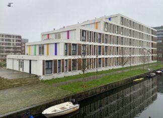 Kunstenaar Jan van der Ploeg zet SET op IJburg in het zonnetje
