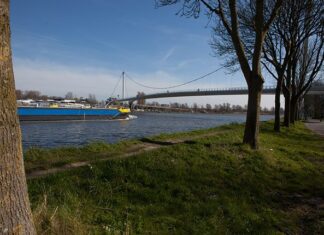 Naar het Gemeenlandshuis