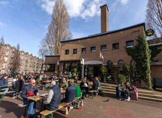 ‘Natje en droogje’ in Badhuis Javaplein