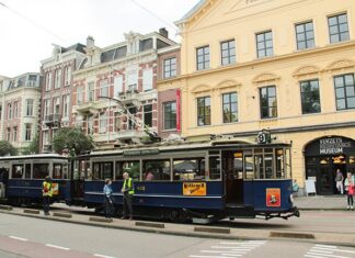 Historische tram neemt even de rol van Verzetsmuseum over