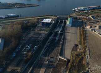 Eindelijk, na 15 maanden gaat de Piet Heintunnel weer open