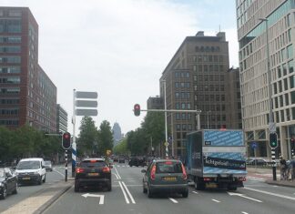 Slagbomen sluiten Weesperstraat zes weken af voor doorgaand autoverkeer