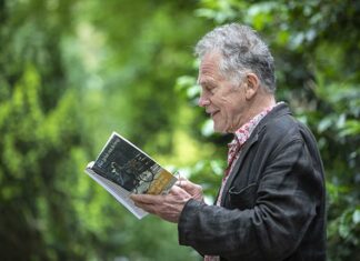 Andreaspenning voor Jos van Hest voor bijdrage aan de poëzie en de literaire gemeenschap van Amsterdam