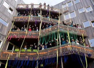 Wooncoöperatie De Warren op IJburg levert gebouw aan zichzelf op