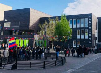 De Boekenworm, de eigen kinderboekwinkel van basisschool De Archipel op IJburg