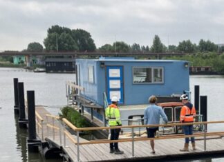 Woonboten keren terug bij Zeeburgereiland