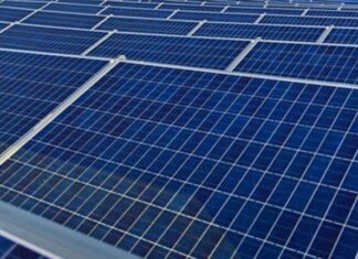 Gebruikte zonnepanelen krijgen tweede leven op Marineterrein