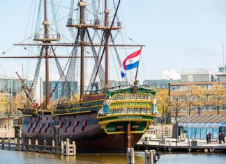 VOC-schip twee weken weg voor onderhoud aan boegspriet