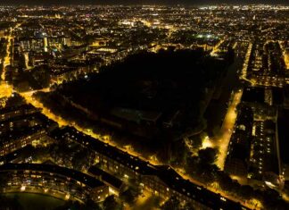Artis doet het licht uit
