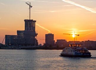 Lezerspost | Lang leve het pontje naar het Zeeburgereiland