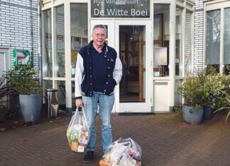 Tejo, bezorger voor de voedselbank