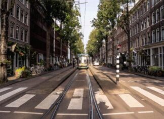 Czaar Peterstraat moet uitstraling van verblijfsgebied krijgen