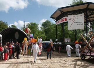 Renovatie dak van de Muziektent Oosterpark voor de zomer klaar