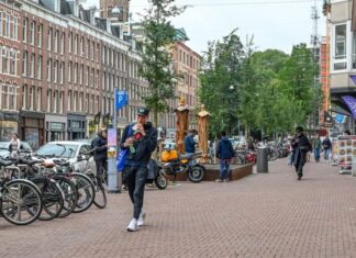 Proef tegen overlast: toezichthouders in de Dapperbuurt