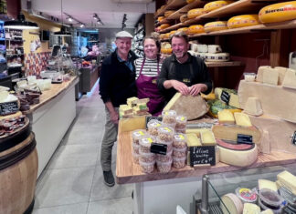 Erik’s Delicatessen aan het Beukenplein ontmoetingsplek voor buurtbewoners