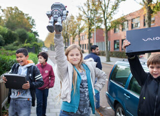 E-waste Race betrekt kinderen op uitdagende manier bij afval en recycling.