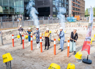 Eerste palen geslagen voor 78 huurwoningen op Oostenburg