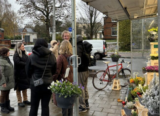 Bloemenkiosk Park de Meer even tegenover De Nieuwe Ooster