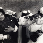 Koen-Wessing-Omhelzing-tijdens-Eid-al-Fitr-1979-Rijksmuseum