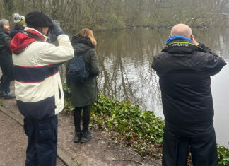 Vogelaars trotseren koude mistige ochtend in Flevopark