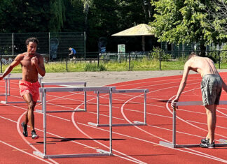 Job Geerds traint richting het WK onder leiding van coach Sylvester Tanoh