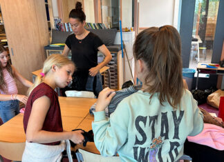 Textielrace op IJburg: groep 7 van Poseidon wil winnen van groep 8