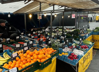 Afscheid van groenteman Arno: een tijdperk sluit op de Dappermarkt
