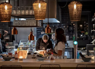 Kitchen of Happiness op IJburg: Thais streetfood met een glimlach aan de haven